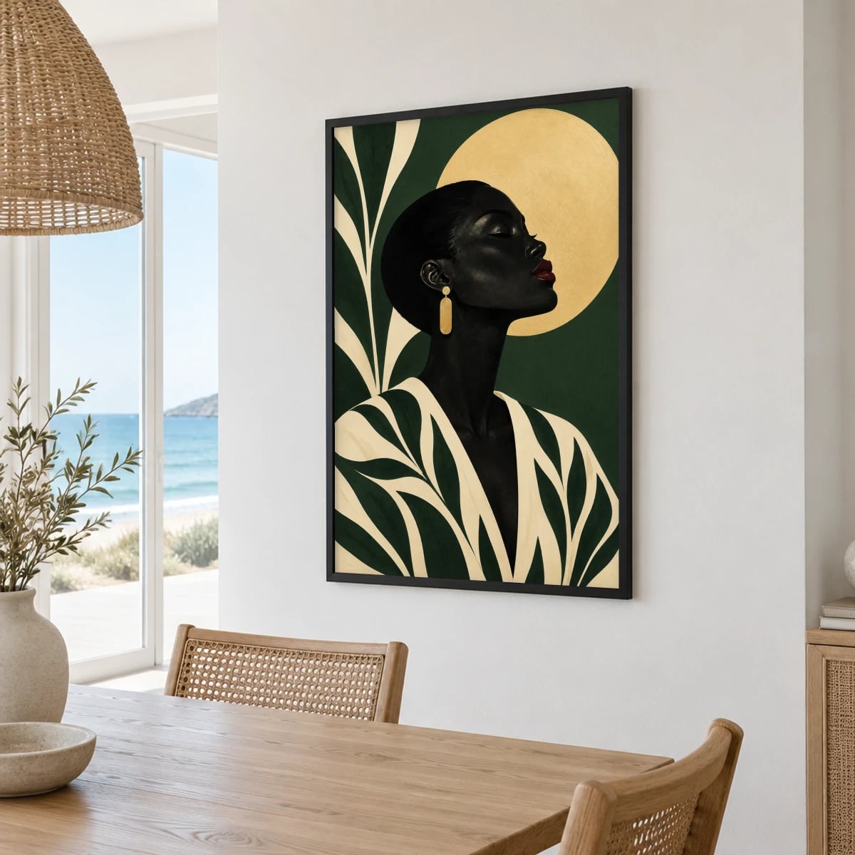 Quadro Perfil Feminino com Brincos Dourados